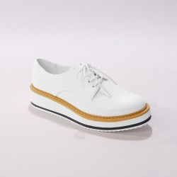 Derbies na kline, biele